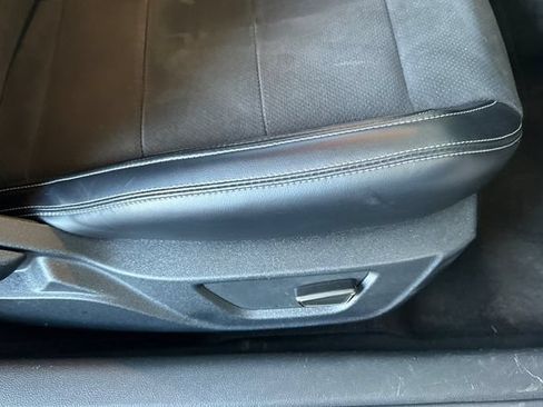 Used 2016 Ford Mustang Shelby GT350 w/ Technology Package RWD image 23