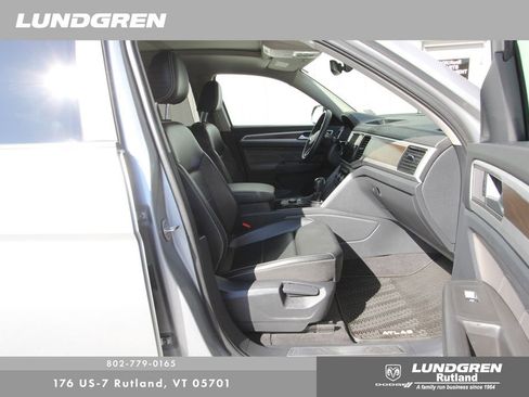 Used 2022 Volkswagen Atlas SE image 9