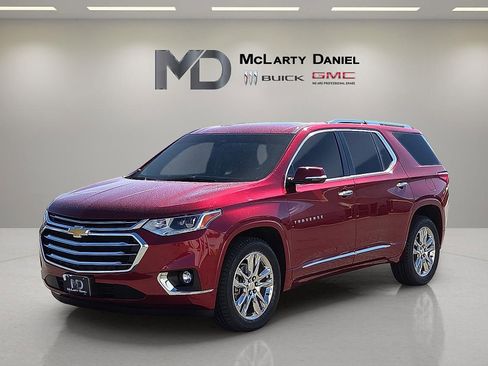Certified 2018 Chevrolet Traverse High Country image 2