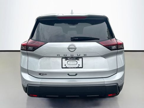Certified 2025 Nissan Rogue SV FWD image 7