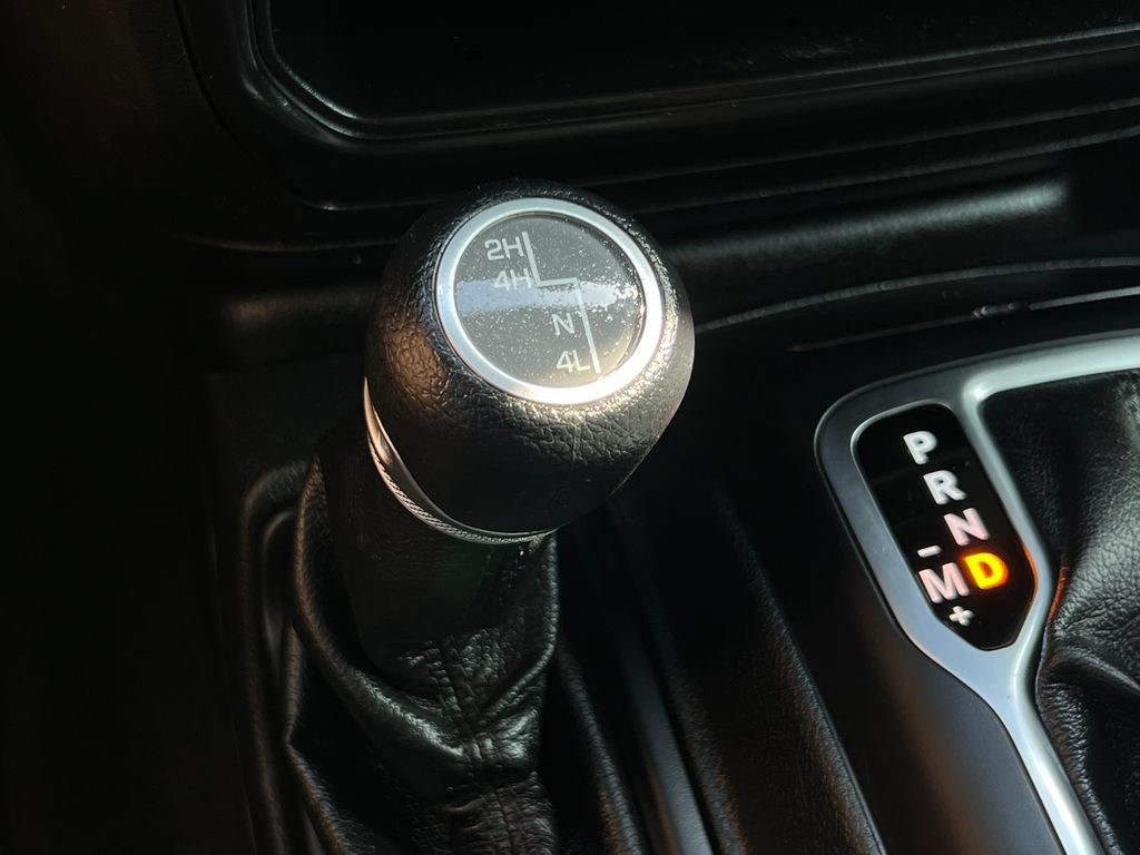 Used 2018 Jeep Wrangler Unlimited Sport S AWD/4WD image 36