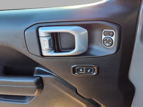 Used 2021 Jeep Wrangler Unlimited Sport image 16