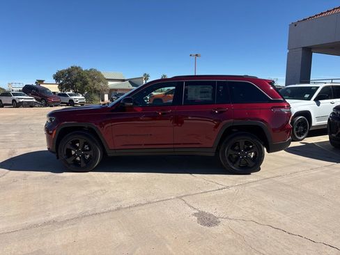 New 2026 Jeep Grand Cherokee Limited w/ Limited Altitude Package AWD/4WD image 8