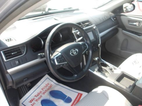 Used 2015 Toyota Camry SE FWD image 10