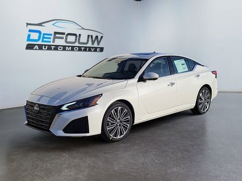 Certified 2025 Nissan Altima 2.5 SL image 7