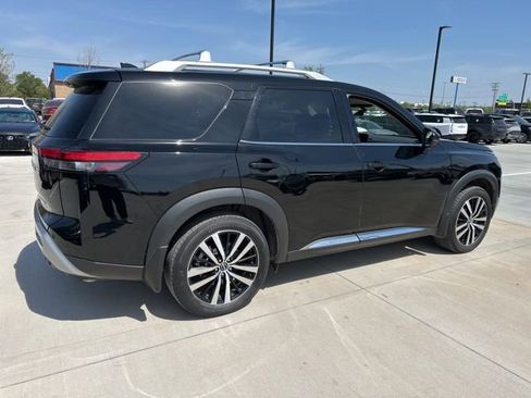 Used 2024 Nissan Pathfinder Platinum w/ Cargo Package image 19