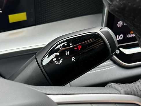 New 2026 Volkswagen Tiguan SE R-Line FWD image 19