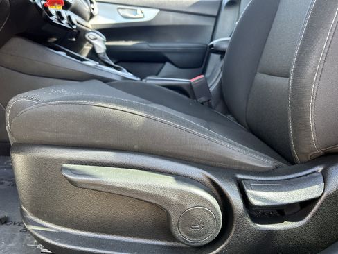 Certified 2023 Kia Forte LXS w/ LXS Technology Package image 20