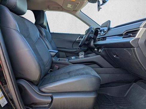 Used 2023 Mitsubishi Outlander SE image 16