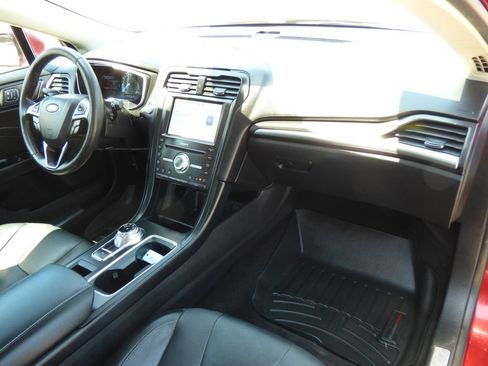 Used 2017 Ford Fusion Titanium FWD image 12