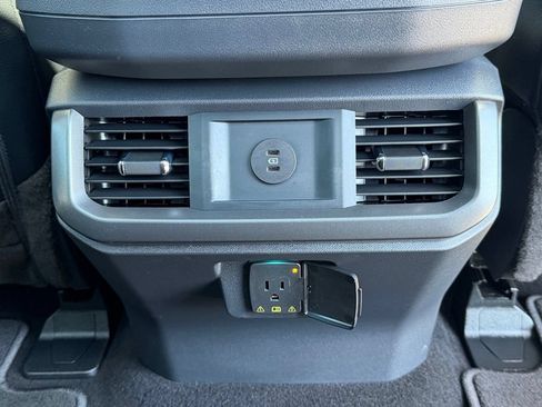 Used 2025 Ford F150 Lariat AWD/4WD image 36