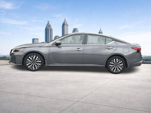 Certified 2025 Nissan Altima 2.5 SV w/ SV Premium Package FWD image 22