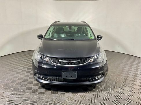 Used 2021 Chrysler Voyager Lxi image 3