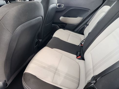 Used 2025 Hyundai Venue SEL FWD image 30