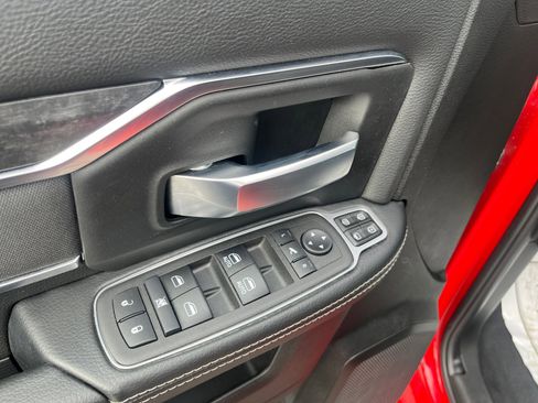 Used 2024 RAM 2500 Big Horn w/ Sport Appearance Package image 14