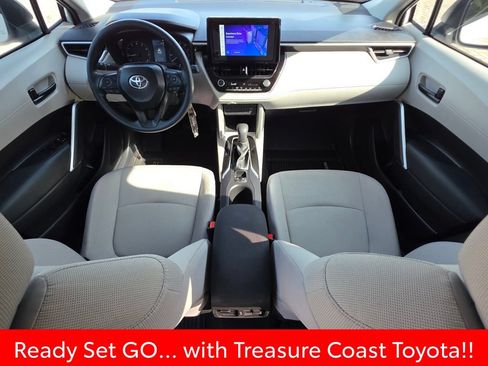 Certified 2025 Toyota Corolla Cross L FWD image 5