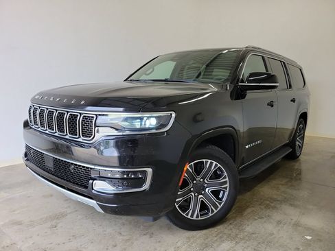 Used 2024 Jeep Wagoneer L Series II AWD/4WD image 33