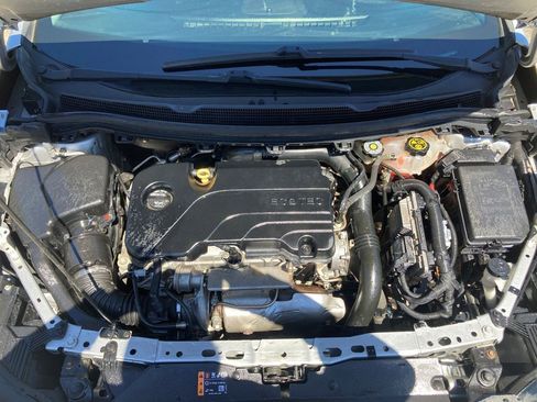 Used 2019 Chevrolet Cruze LS w/ LS Fleet Convenience Package image 13