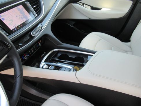 Used 2022 Buick Enclave Premium w/ Trailering Package, 5000 lbs. FWD image 16