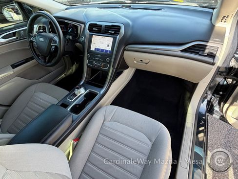 Used 2020 Ford Fusion SE image 11