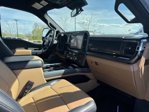 Used 2025 Ford F350 Lariat AWD/4WD image 17