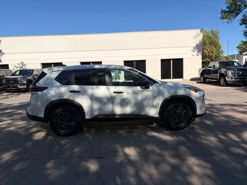 Used 2024 Nissan Rogue S AWD/4WD image 6