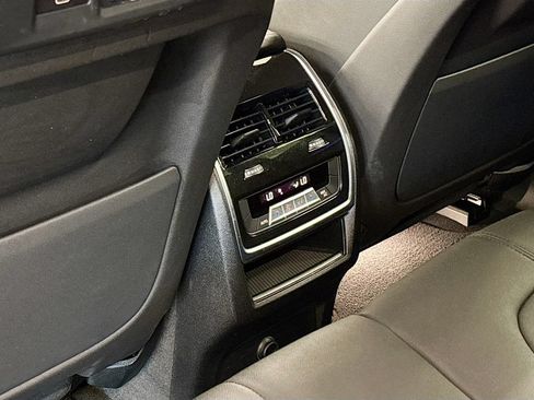 Used 2022 BMW X5 xDrive40i w/ Premium Package AWD/4WD image 17
