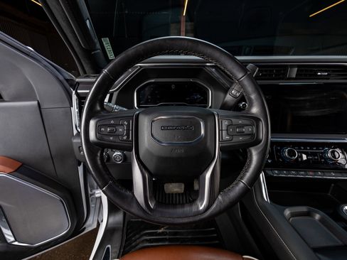 Used 2024 GMC Sierra 3500 Denali Ultimate image 17