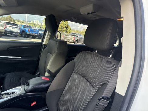 Used 2020 Dodge Journey SE w/ SE Popular Equipment Group image 11