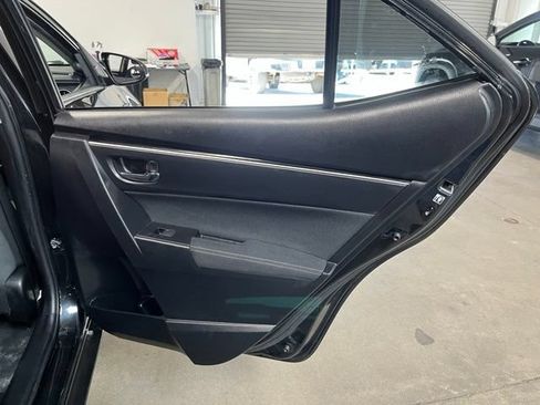Used 2018 Toyota Corolla LE FWD image 16