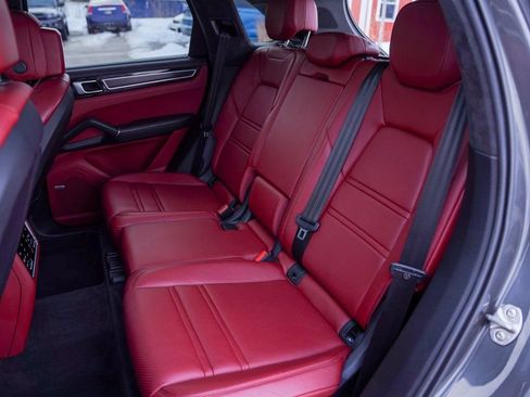 Used 2021 Porsche Cayenne GTS image 40