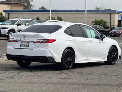 Certified 2025 Toyota Camry SE w/ Convenience Package image 5