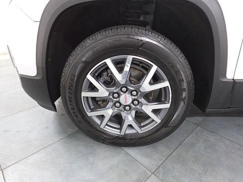 Used 2023 GMC Acadia SLT image 29