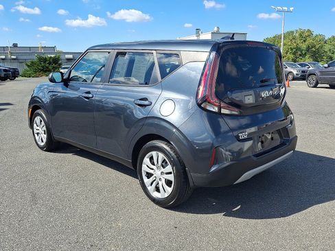 Used 2023 Kia Soul LX image 6