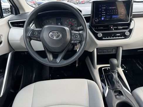 Used 2023 Toyota Corolla Cross L image 21