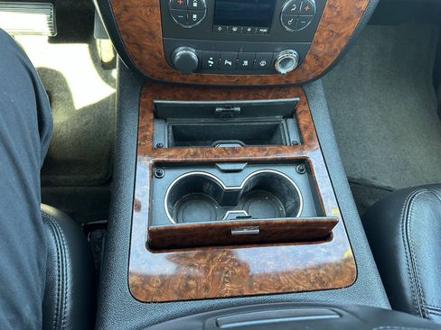 Used 2008 Chevrolet Avalanche LTZ w/ LTZ Preferred Equipment Group RWD image 17