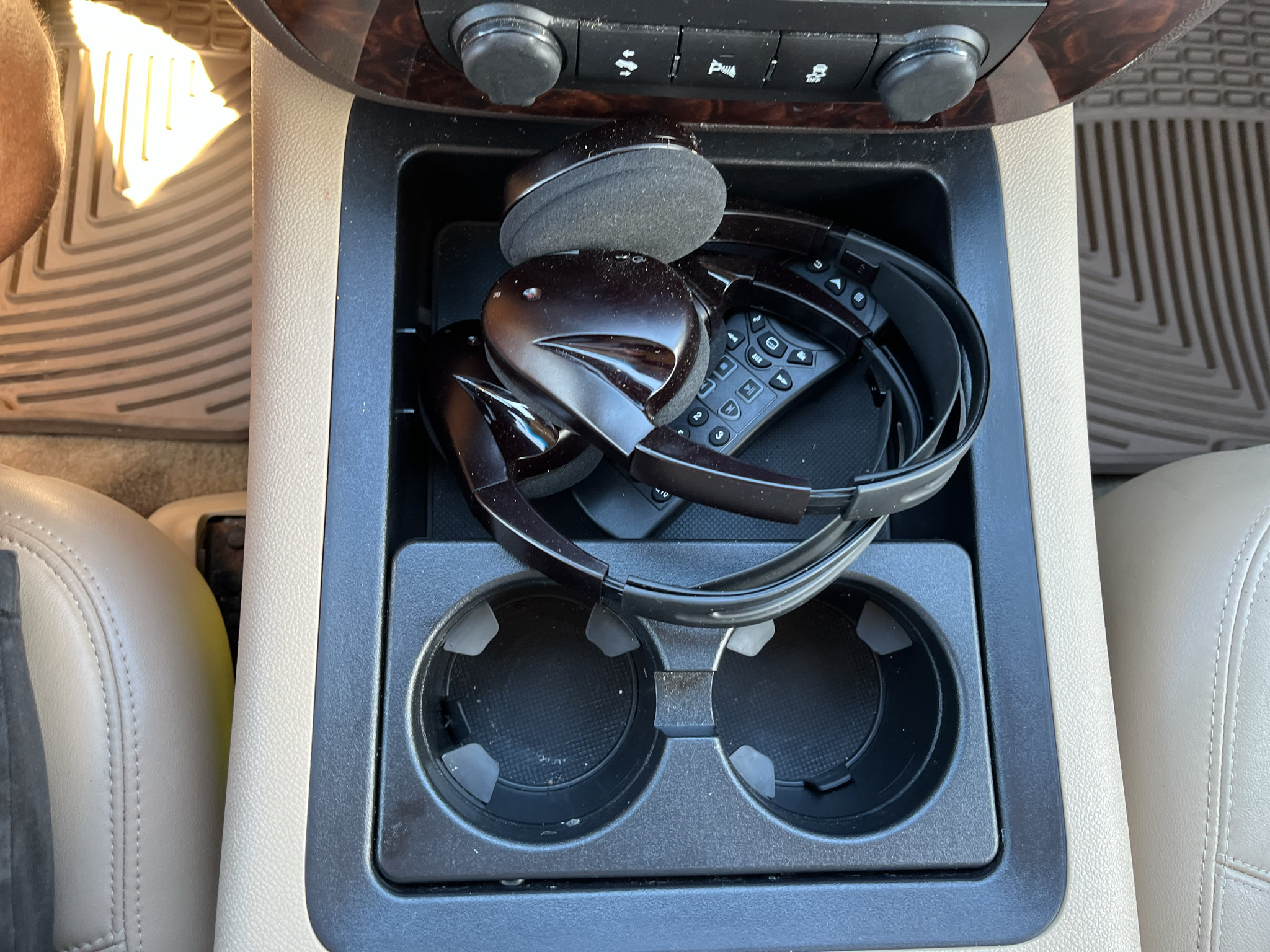 Used 2013 GMC Yukon XL Denali AWD/4WD image 23