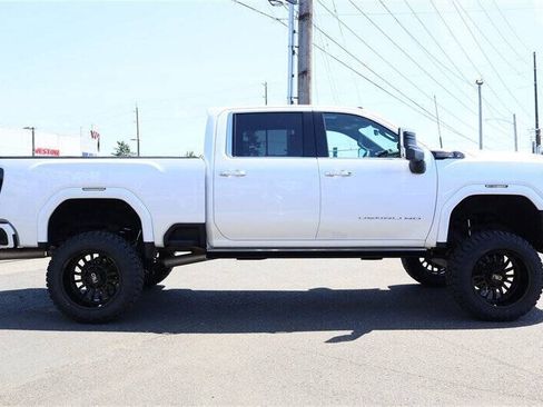 Used 2024 GMC Sierra 3500 Denali Ultimate AWD/4WD image 6