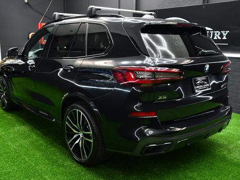 Used 2021 BMW X5 M50i w/ Premium Package image 2