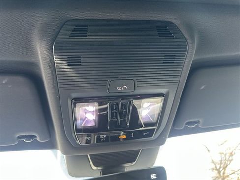 New 2025 Volkswagen Tiguan SE R-Line image 19