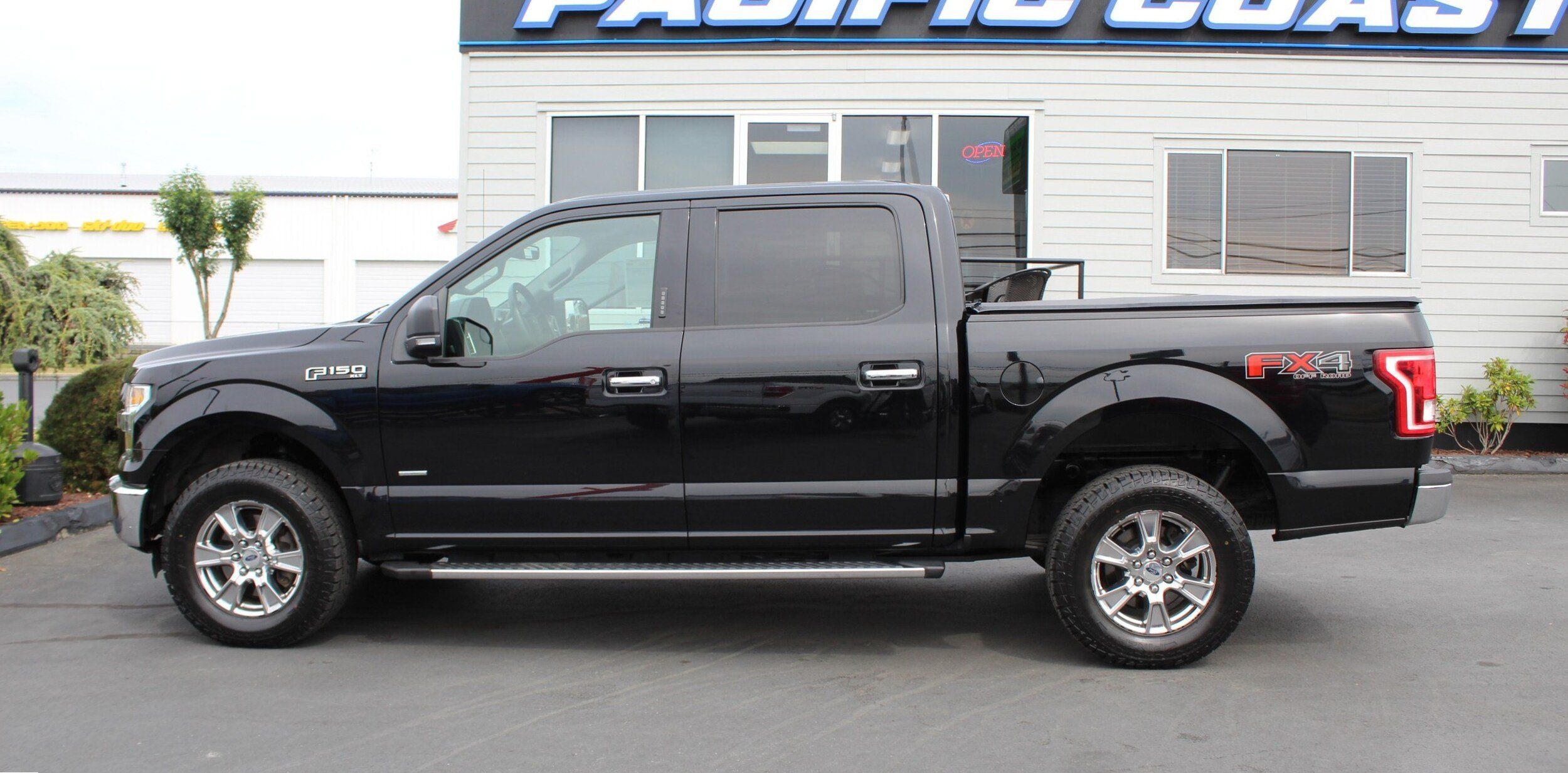 Used 2016 Ford F150 XLT w/ Equipment Group 302A Luxury AWD/4WD image 3