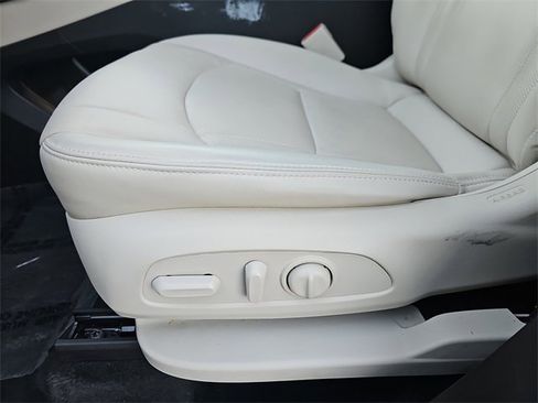 Certified 2023 Buick Enclave Essence w/ Experience Buick Package image 29