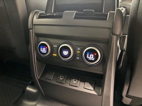 New 2025 Land Rover Defender 110 V8 image 38