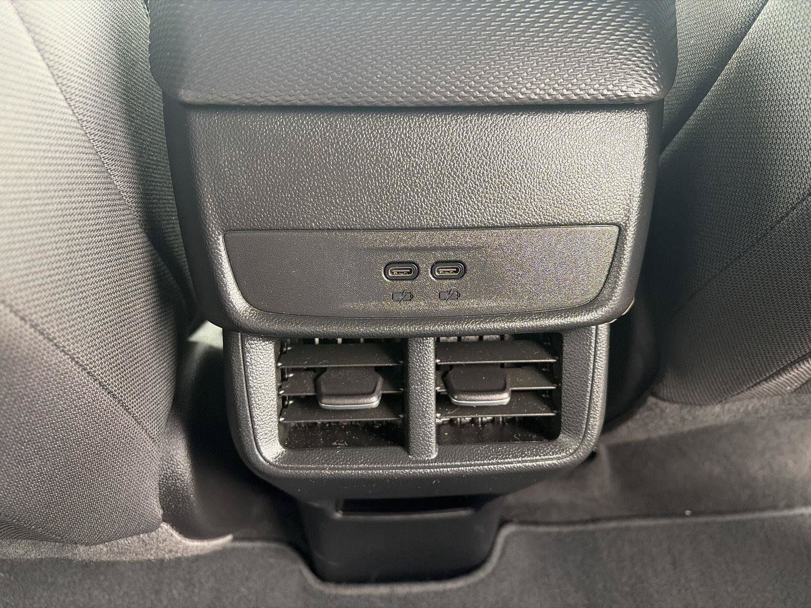 Used 2025 Chevrolet Equinox LT FWD image 12