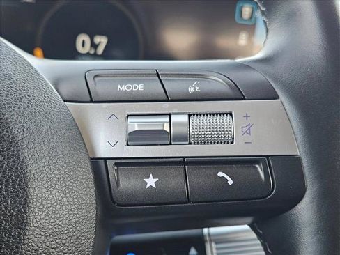 Used 2024 Hyundai Kona Limited FWD image 12