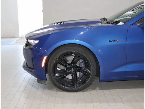 Used 2021 Chevrolet Camaro LT w/ Technology Package RWD image 4
