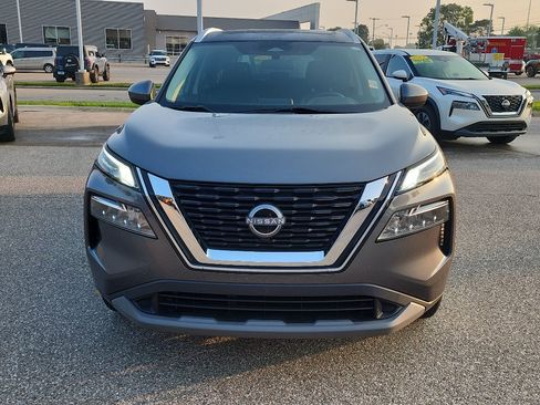 Used 2023 Nissan Rogue SV w/ SV Premium B Package AWD/4WD image 2