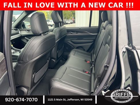 New 2025 Jeep Grand Cherokee Limited w/ Luxury Tech Group II image 20