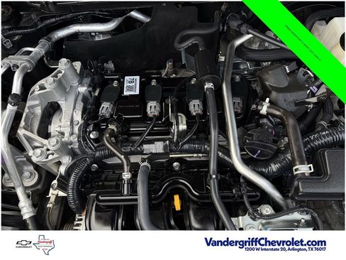 Used 2025 Nissan Kicks SR AWD/4WD image 24