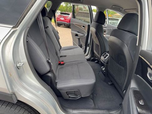 Used 2017 Kia Sorento FWD w/ LX Convenience Package image 23